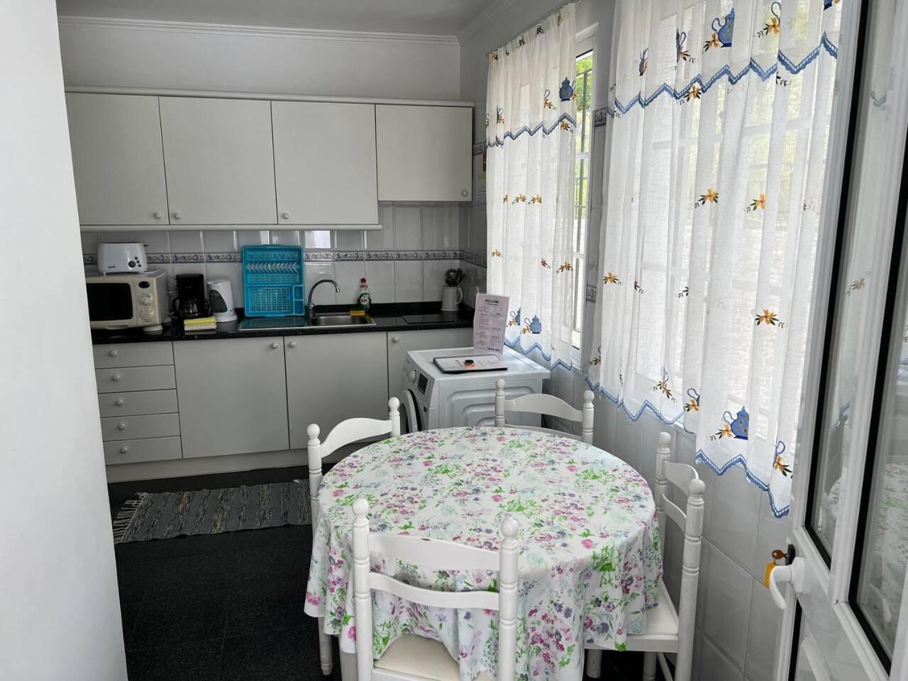 Comfortable 2-Bedroom Apartment For Relaxing Stays ฟุงชาล ภายนอก รูปภาพ