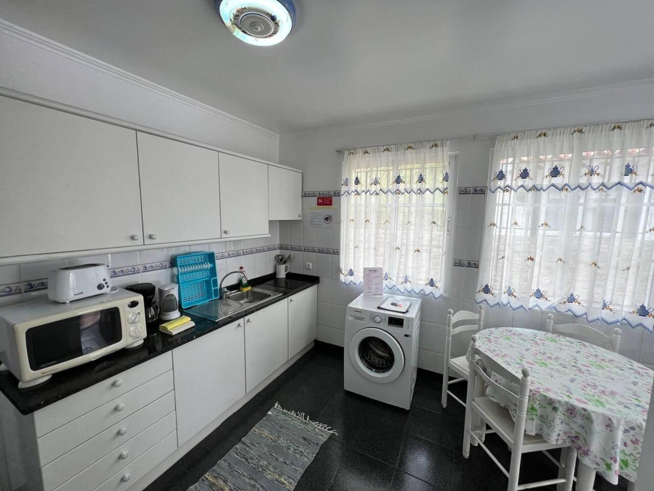 Comfortable 2-Bedroom Apartment For Relaxing Stays ฟุงชาล ภายนอก รูปภาพ